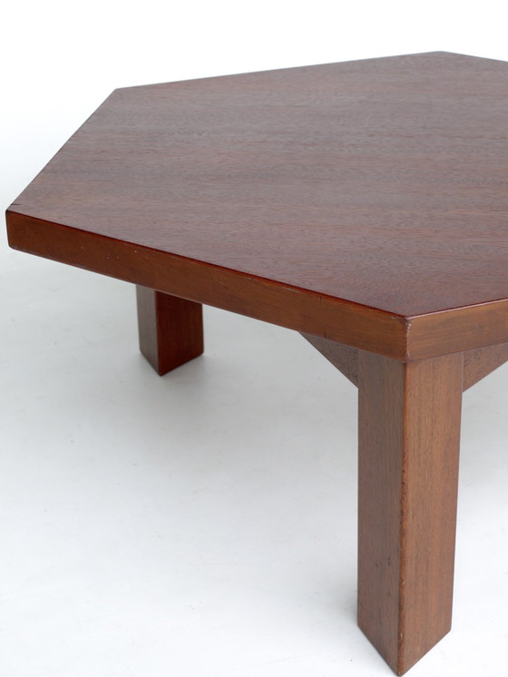 Image 1 of Table basse hexagonale en acajou par Wim Den Boon, années 1960