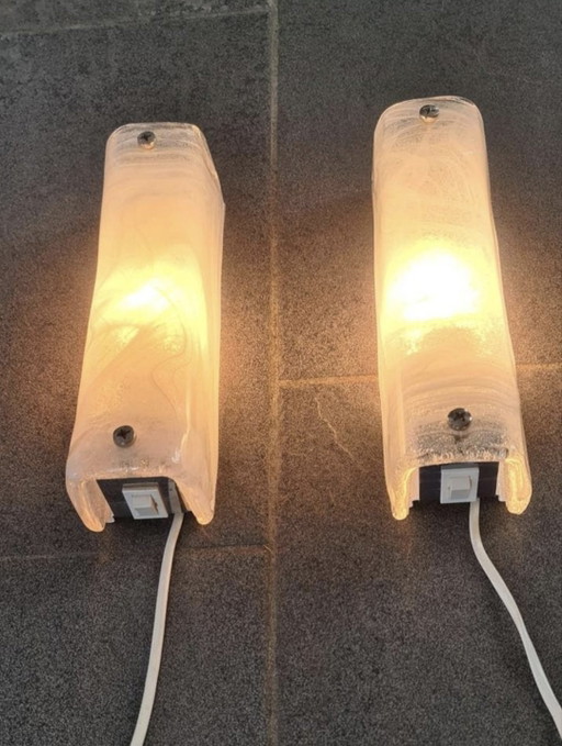 2 lampade da parete vintage italiane in vetro di Murano effetto ghiaccio