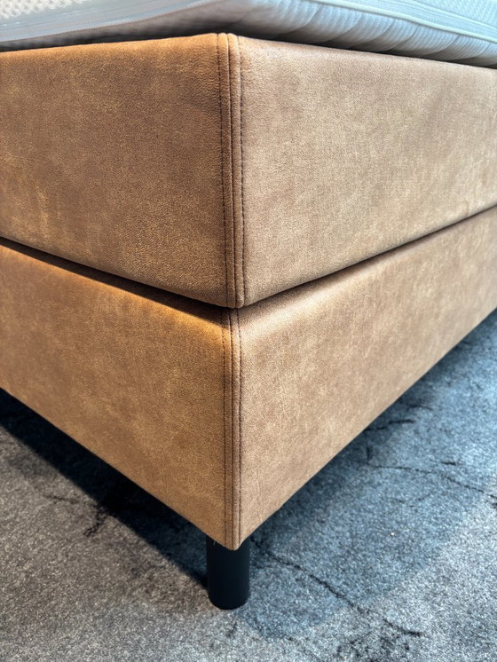 Image 1 of Box spring Arctic Living Denali 180 x 210 cm.