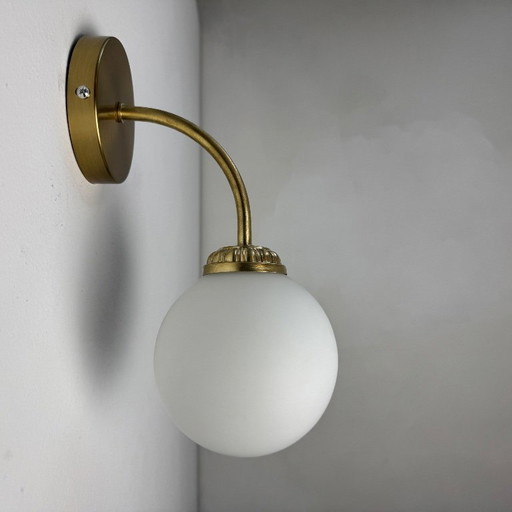 OUDE VINTAGE OPALINE WANDLAMP