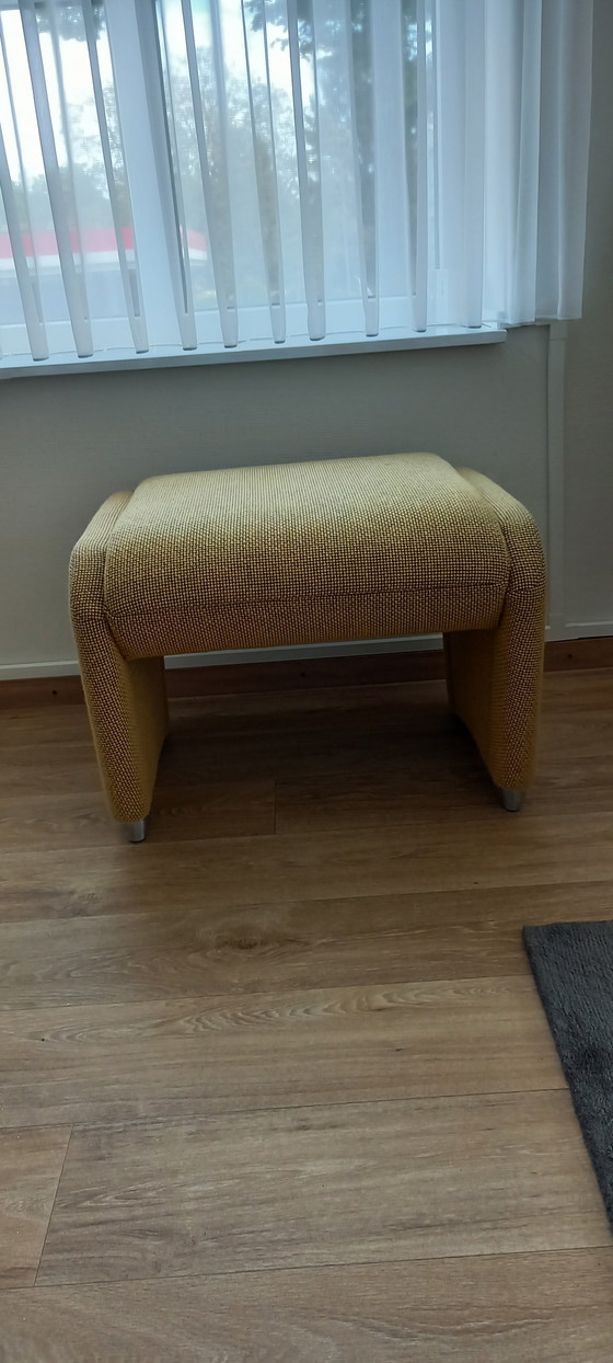 Image 1 of Jori 2-Sitzer Sofa und Hocker