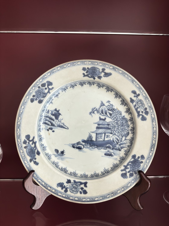 Image 1 of Plato de porcelana china azul y blanca Nanking Cargo (ca. 1750)