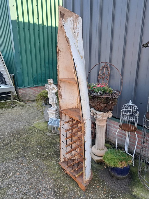 Weinregal / Bücherregal aus einem alten Boot, 57x30cm und 205cm hoch