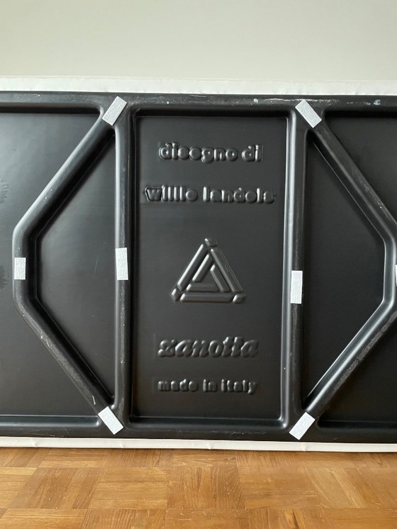 Image 1 of Zanotta - Throw-away sofa (beschadigd)