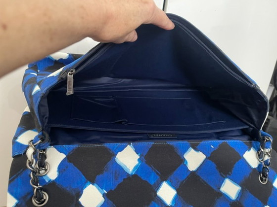 Image 1 of Borsa da viaggio CHANEL XXL in tela stampata, ideale per compagnie aeree.