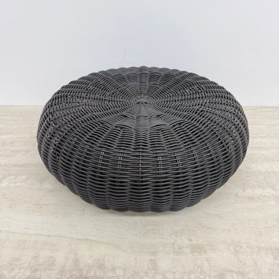 Pouf rotondo in plastica intrecciata, grigio scuro, Ikea, Poggiapiedi e pouf, Modern (foto 11 di 13)