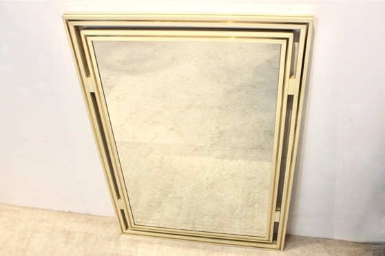 Élégant Miroir de Pierre Vandel Paris, France années 1970, Aluminium, Laiton, Mid Century Modern (photo 8 sur 11)