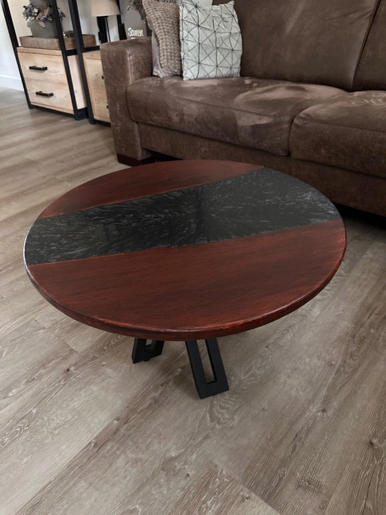 Unique round oak coffee table with epoxy and steel leg 65 cm – Metal, Wood (photo 4 of 6)
