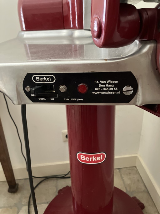 Originele Berkel snijmachine op voet
