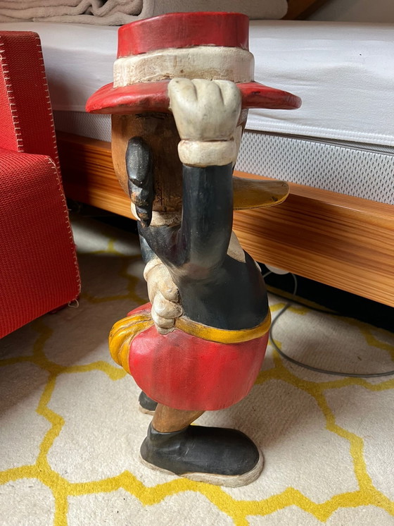 Image 1 of Figura del Pato Donald tallada a mano de la década de 1950
