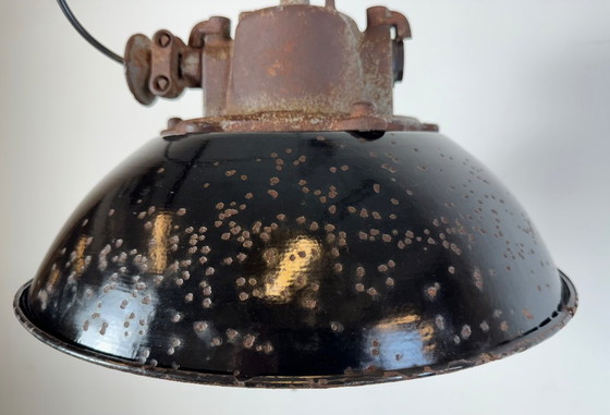 Image 1 of Industrielle Käfig-Pendelleuchte aus schwarzer Emaille und Gusseisen, 1960er Jahre