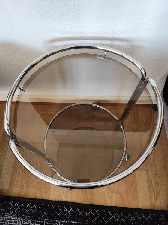 Image 1 of Designklassieker: Vintage barkar/serveerwagen (jaren 70) – rookglas en chroom

