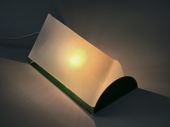 Image 1 of Lampada da parete vintage LORENTZONS degli anni '80 con diffusore in metallo verde e acrilico testurizzato: luce notturna mo