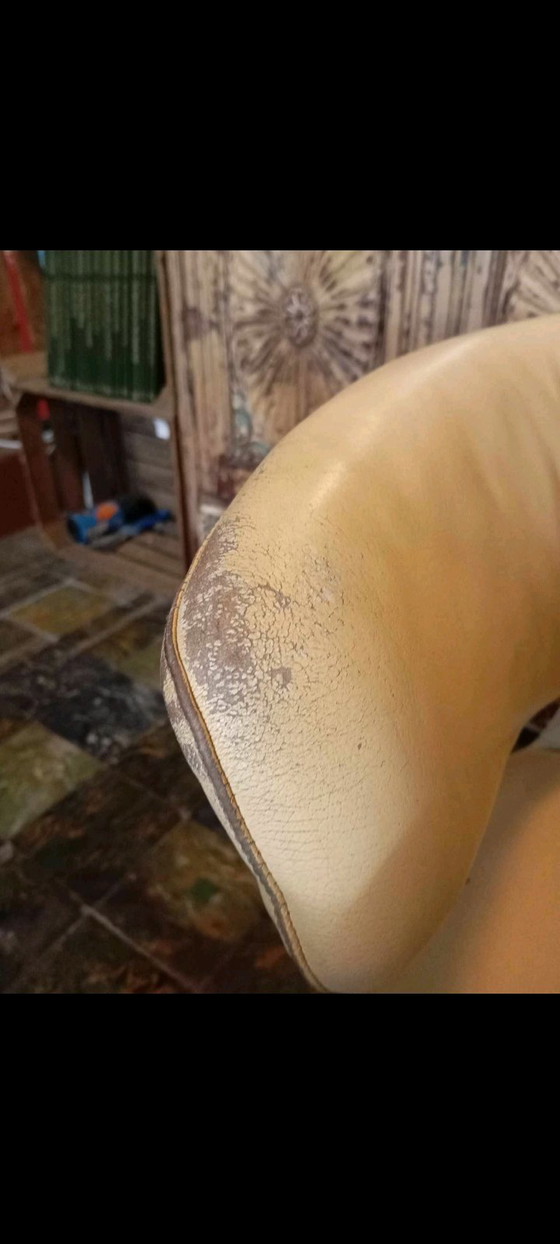 Image 1 of 2x lederen Cassina fauteuils draaibaar