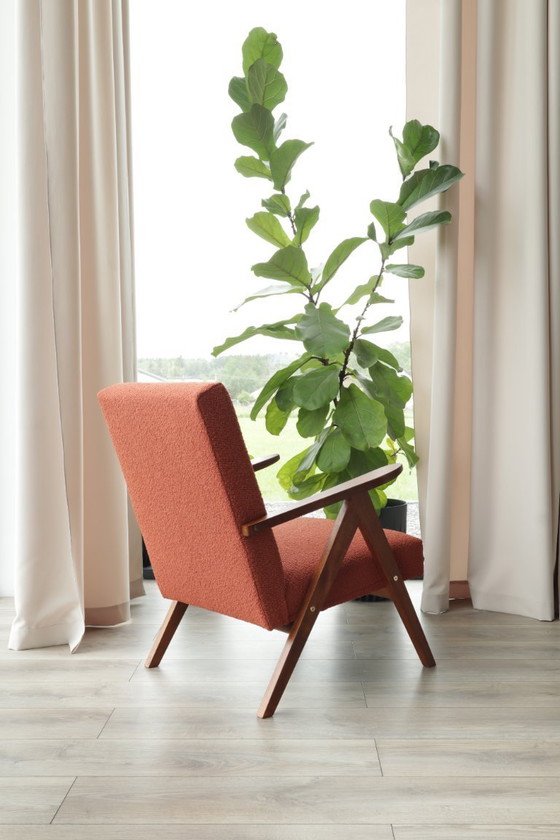 Image 1 of Mid Century Sessel Terracotta Boucle Skandinavisches Design Sessel aus Holz