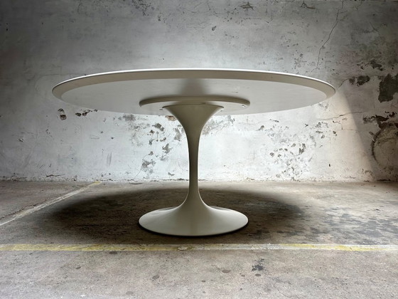 Image 1 of Beautiful Saarinen table by Knoll – 152 cm