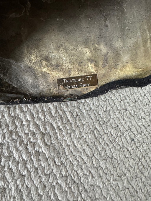 Scultura in bronzo "Tristesse" di Marga Brey