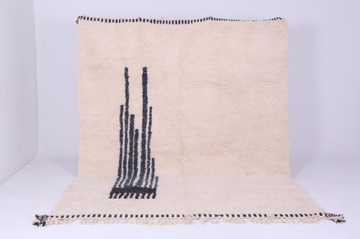 Berber rug in pure wool, handmade using traditional methods, 2/3 m