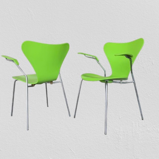 Image 1 of Series 7 3207 Armchairs By Arne Jacobsen For Fritz Hansen