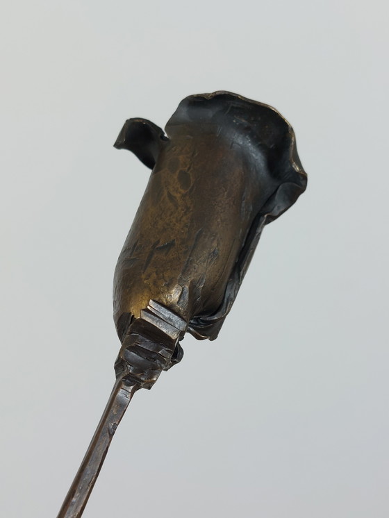 Image 1 of Coppia di candelieri floreali in ottone vintage di metà secolo con decoro a tulipano