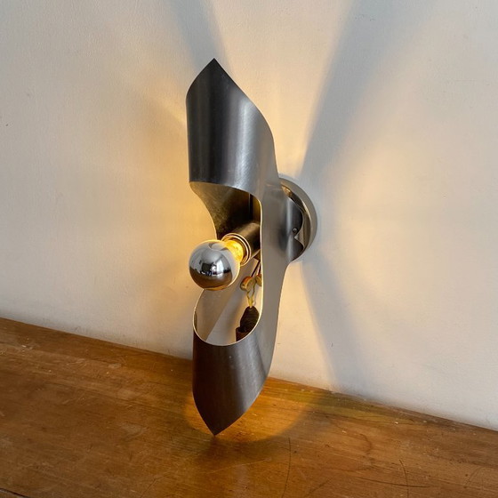 Image 1 of Applique da parete Oxar. 1970. Alluminio curvato. Era spaziale.