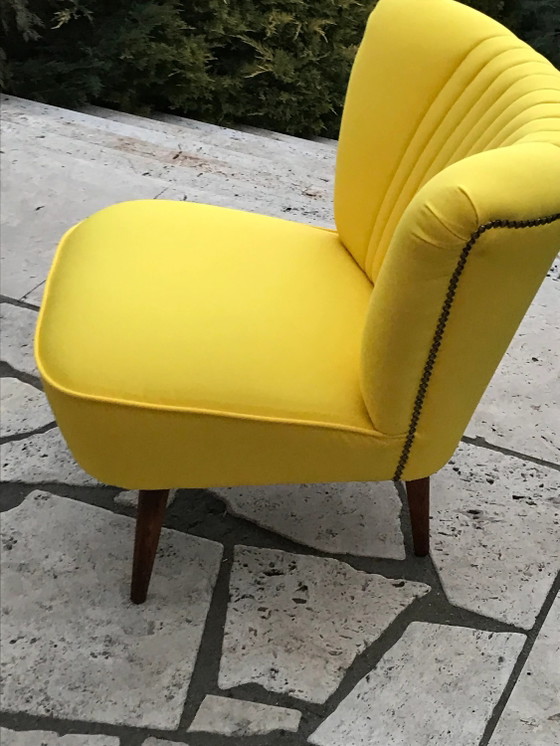 Poltrona Cocktail Gialla, anni '60 – Poltrone, Legno, Velluto, Mid Century Modern (photo 9 of 10)