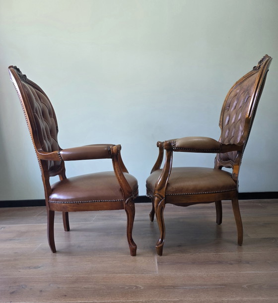 Image 1 of Set van 2 vintage leren fauteuils – Louis XV stijl