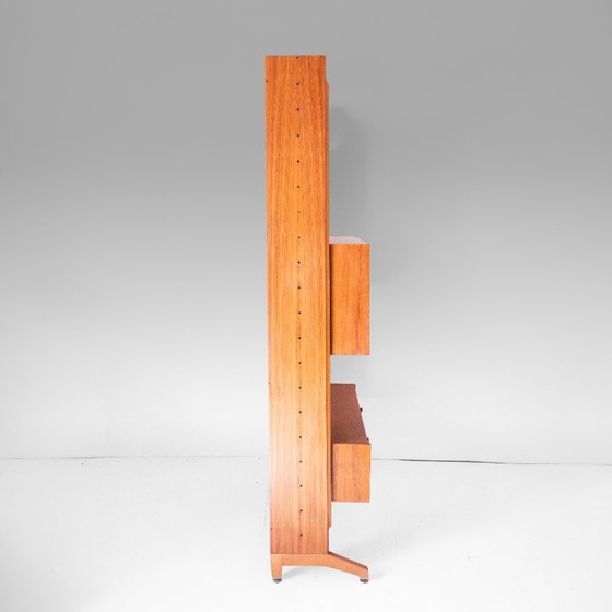 1x Vintage Italian Freestanding Teak Bookcase / Wall Unit in the Style of Dassi – Brass, Wood (photo 3 of 16)