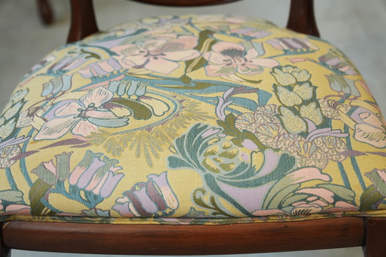 Image 1 of Set van 6 handgesneden Art Nouveau Revival eetkamerstoelen met bloemenzittingen