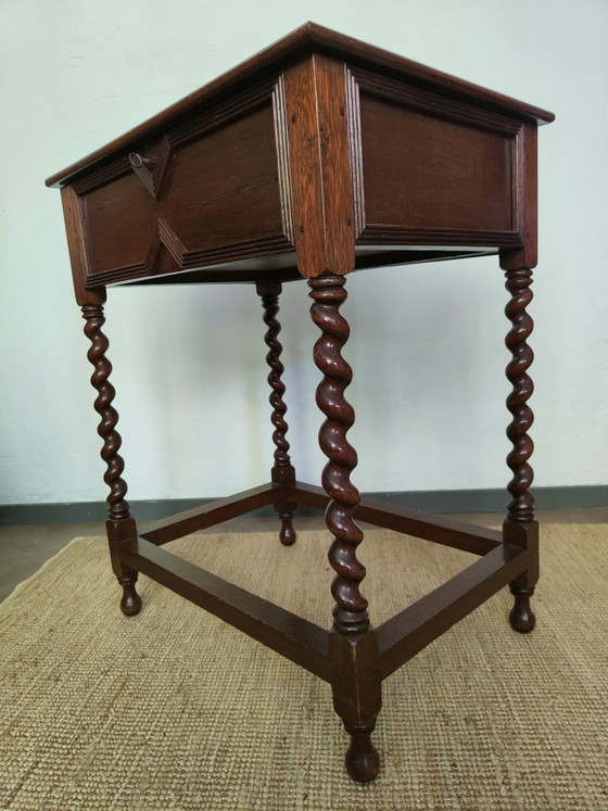 Antieke Sidetable in Jacobijnse Stijl met Barley Twist Poten – Ladekasten, Wood (photo 6 of 8)