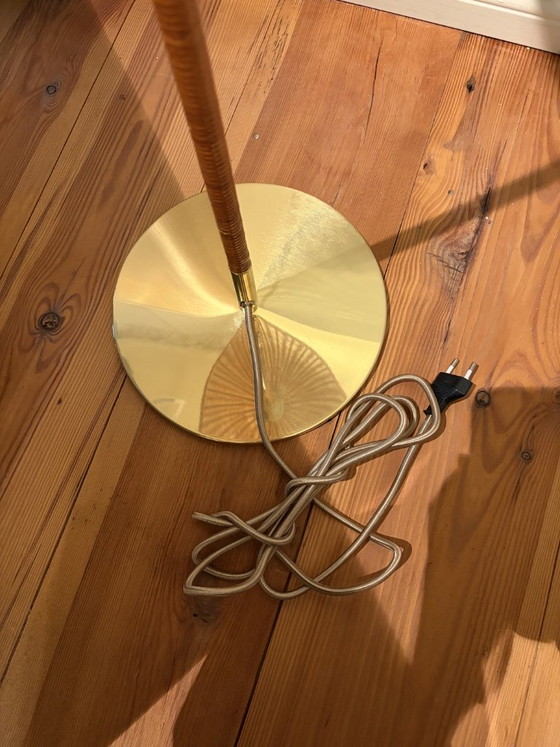 1 X GUBI 9602 Floor lamp – Floor lights, Brass, Rattan (photo 4 of 6)