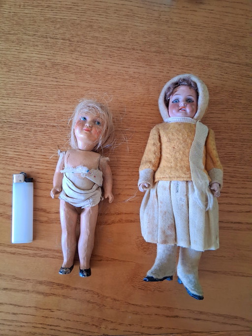 2 petites poupées anciennes