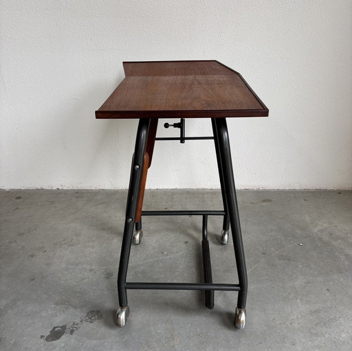 Vintage Deens schrijfmachine tafel - sidetable teak