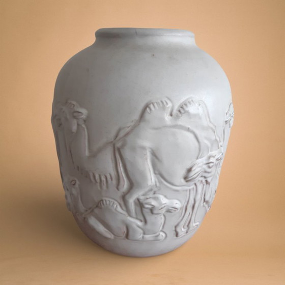 Image 1 of Vaso Mobach Modello 221 con cammelli H 28cm D 22cm