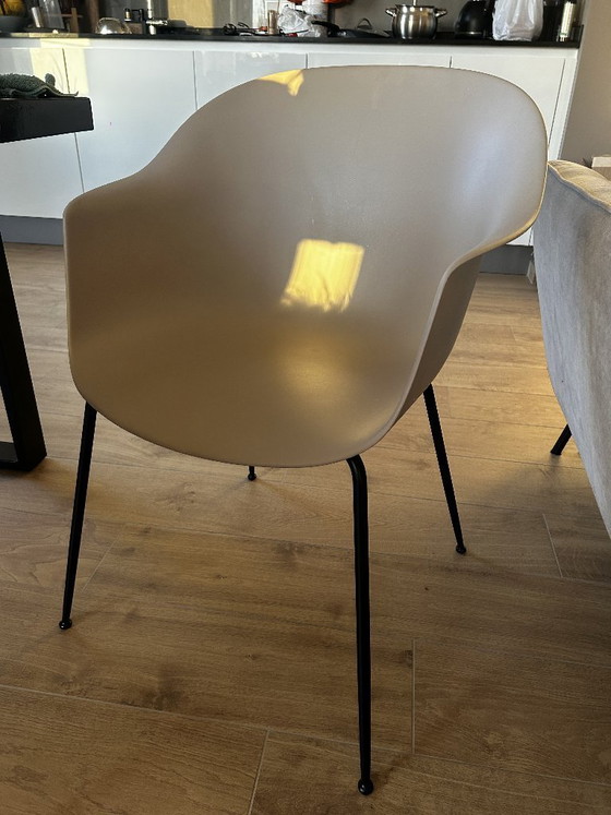 Image 1 of Set di sedie da pranzo di design Gubi (2x Scarabeo, 2x Pipistrello)