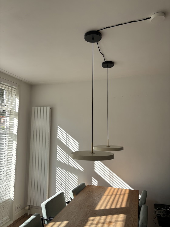 Umage Asteria Plus Pendelleuchte, 2-teilig, LED, mittelgroß, Ø 43 mm, Messing/Perlweiß – Pendelleuchten (photo 7 of 8)
