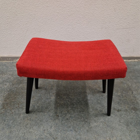 Fifties Vintage Red Footstool – Textile, Wood (photo 4 of 9)