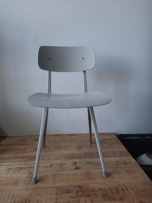 2x chaise Ahrend Revolt By Friso Kramer, gris clair