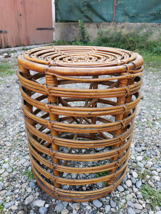 Image 1 of Puff italiano de ratán