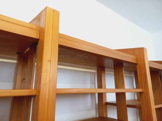 Image 1 of Grote modulaire boekenkast in 6 secties met 30 vintage grenenhouten planken uit de jaren 70 en 80.