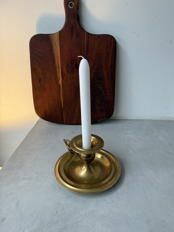 Image 1 of Heavy vintage brass candlestick with handle – classic model