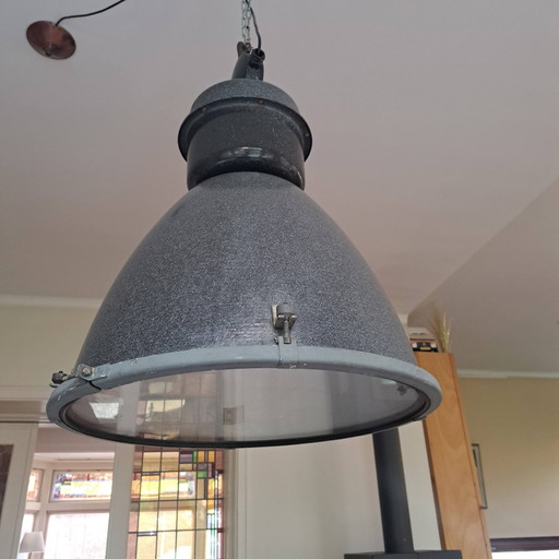 Lampada a sospensione industriale originale smaltata