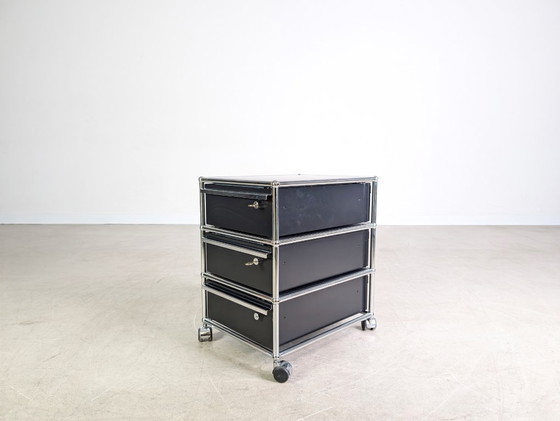 Image 1 of 6 ruote per mobile da ufficio USM Haller con serratura blu scuro