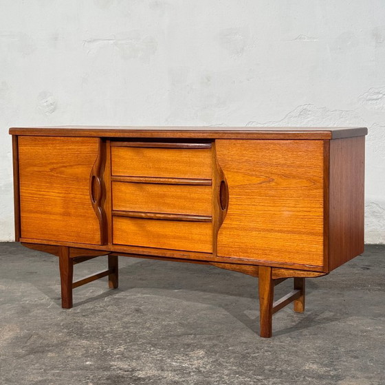 Credenza britannica in teak con ante scorrevoli, anni '60 – Credenze, Legno (photo 14 of 16)