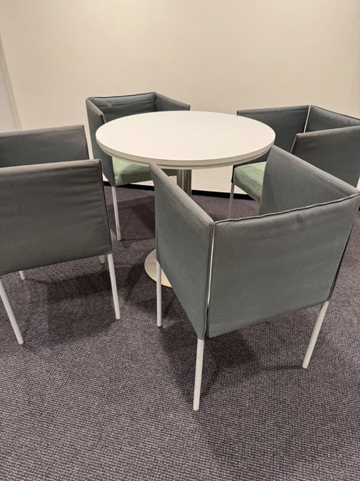 Mesa con 4 sillas