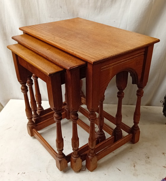 Image 1 of Nido di tavoli in rovere vintage
