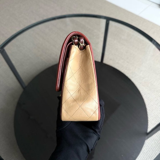 Image 1 of Chanel Classic Flap Medium - 25 cm gewatteerd lamsleer Tri-Colo goudkleurige hardware Serie 18
