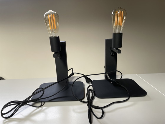 Image 1 of Set van 2 zwarte nachtkast- wandlampen met boekenplankje