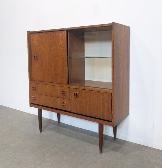 Image 1 of Kompaktes Teak-Highboard im Mid-Century-Modern-Stil