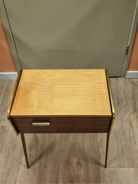 Boîte à couture vintage, petite armoire à couture, table de chevet – Tables de nuit, Wood (photo 5 of 8)
